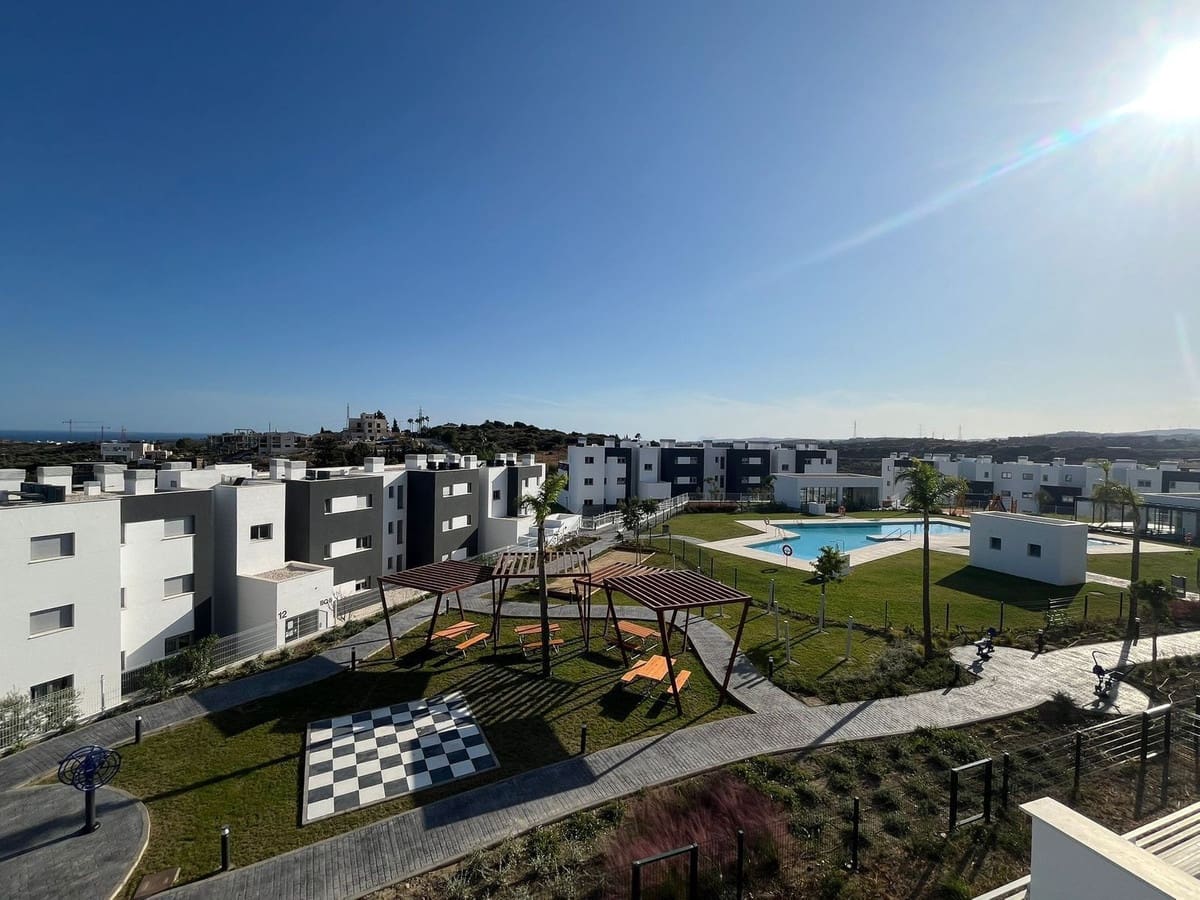 3 soveværelse Penthouse til salg i Estepona med swimmingpool garage - € 550.000 (Ref: 9311409)