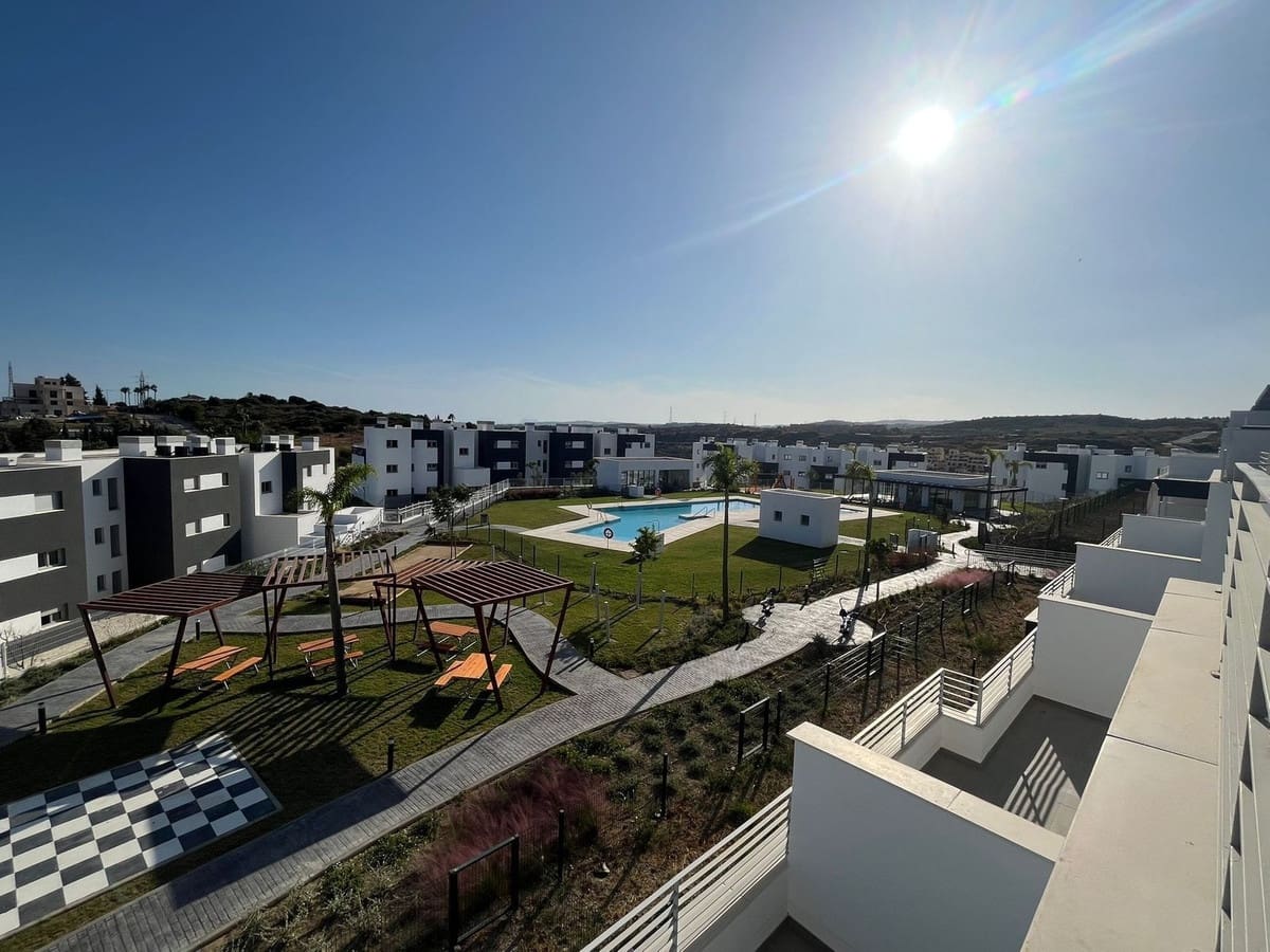 3 soveværelse Penthouse til salg i Estepona med swimmingpool garage - € 550.000 (Ref: 9311409)