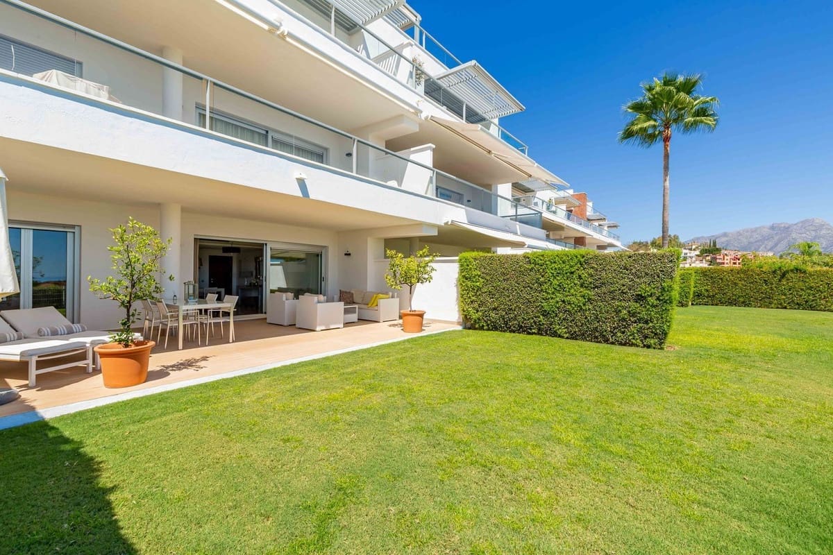 2 slaapkamer Appartement te koop in Los Arqueros met zwembad garage - € 515.000 (Ref: 9311412)