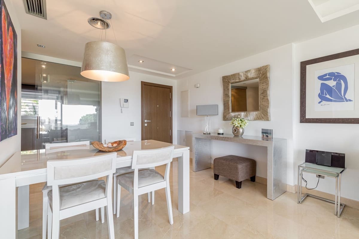 2 slaapkamer Appartement te koop in Los Arqueros met zwembad garage - € 515.000 (Ref: 9311412)