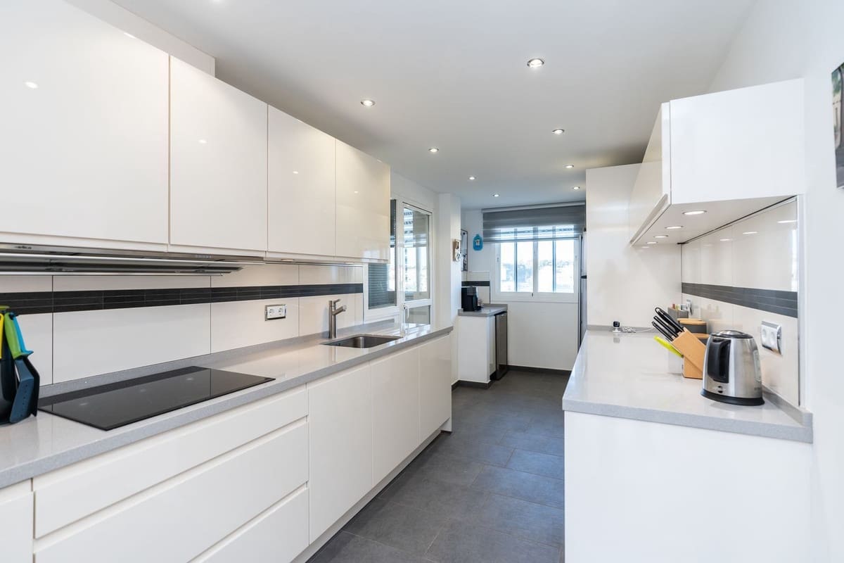 3 soverom Leilighet til salgs i La Cala de Mijas med svømmebasseng garasje - € 539 000 (Ref: 9311626)