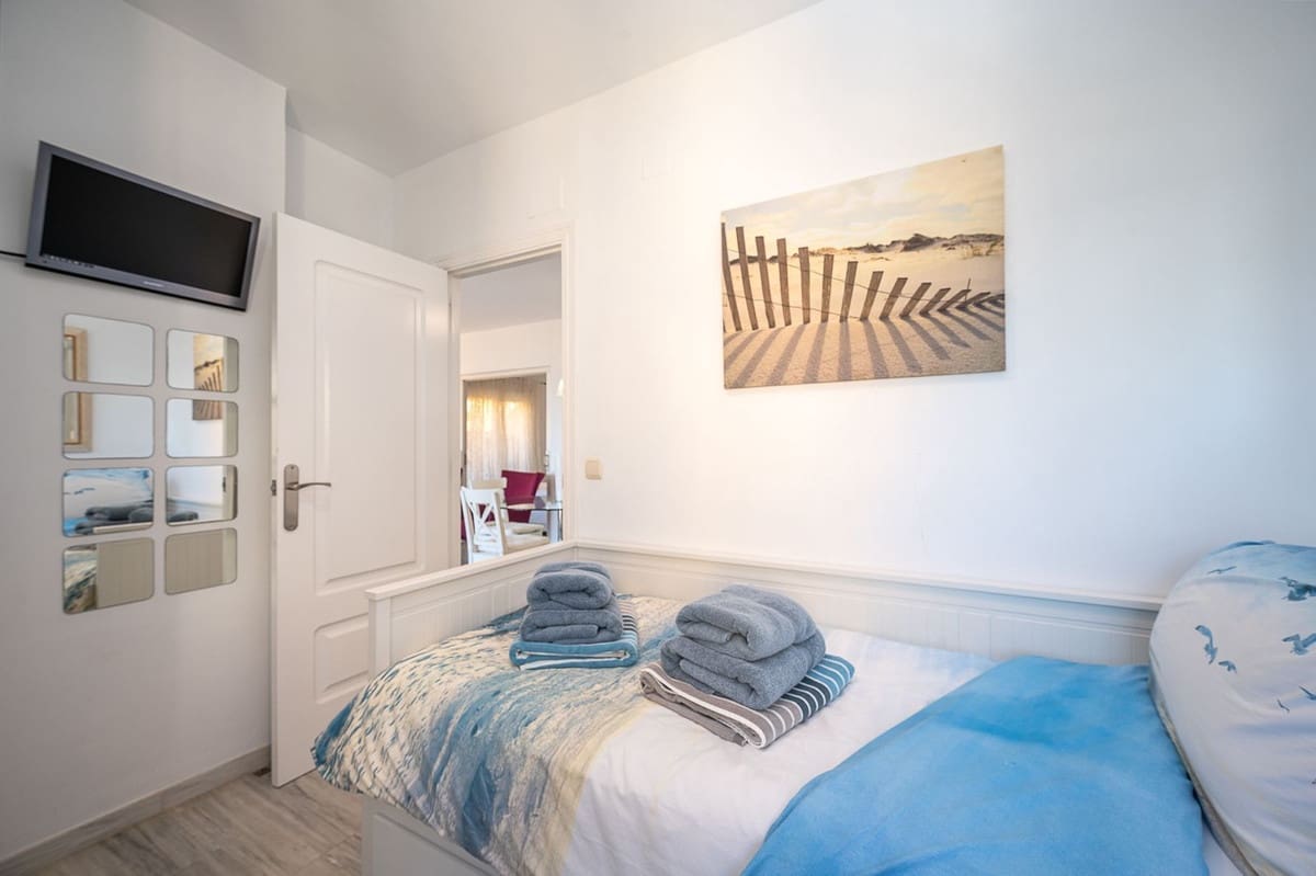 2 soverom Leilighet til salgs i La Cala de Mijas med svømmebasseng garasje - € 575 000 (Ref: 9311627)