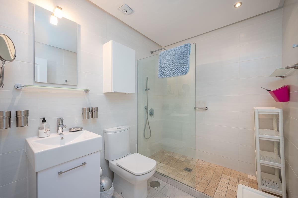 2 soverom Leilighet til salgs i La Cala de Mijas med svømmebasseng garasje - € 575 000 (Ref: 9311627)