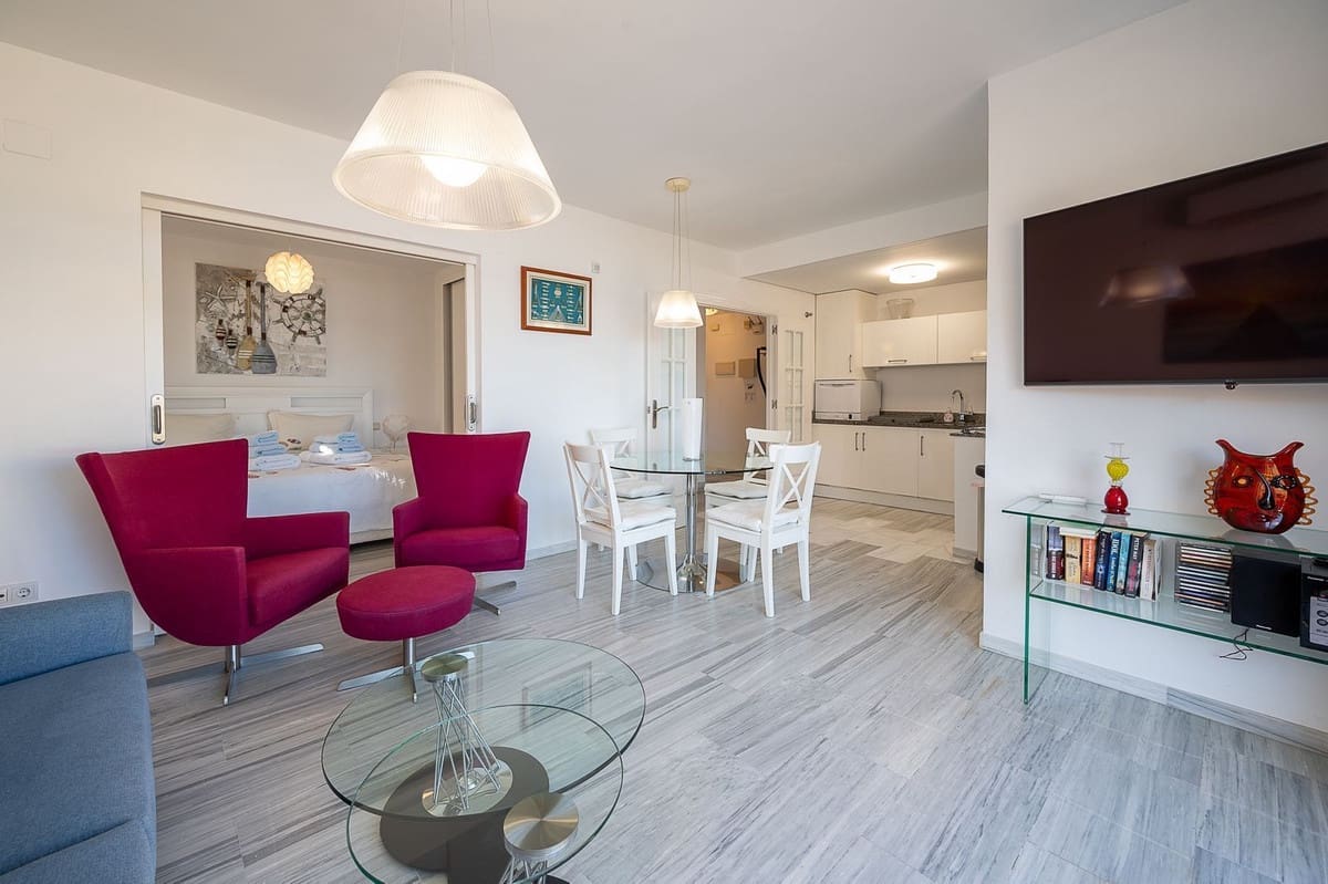 2 soverom Leilighet til salgs i La Cala de Mijas med svømmebasseng garasje - € 575 000 (Ref: 9311627)