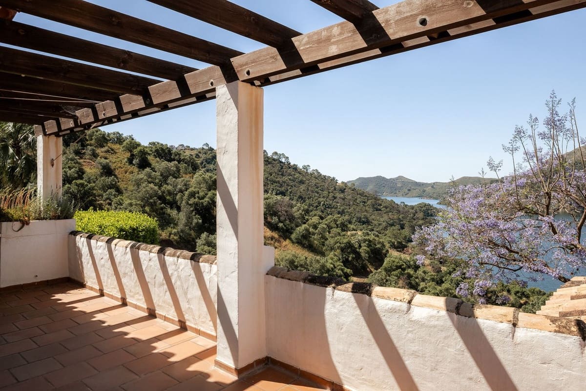 6 bedroom Villa for sale in Istan with pool garage - € 4,995,000 (Ref: 9328677)