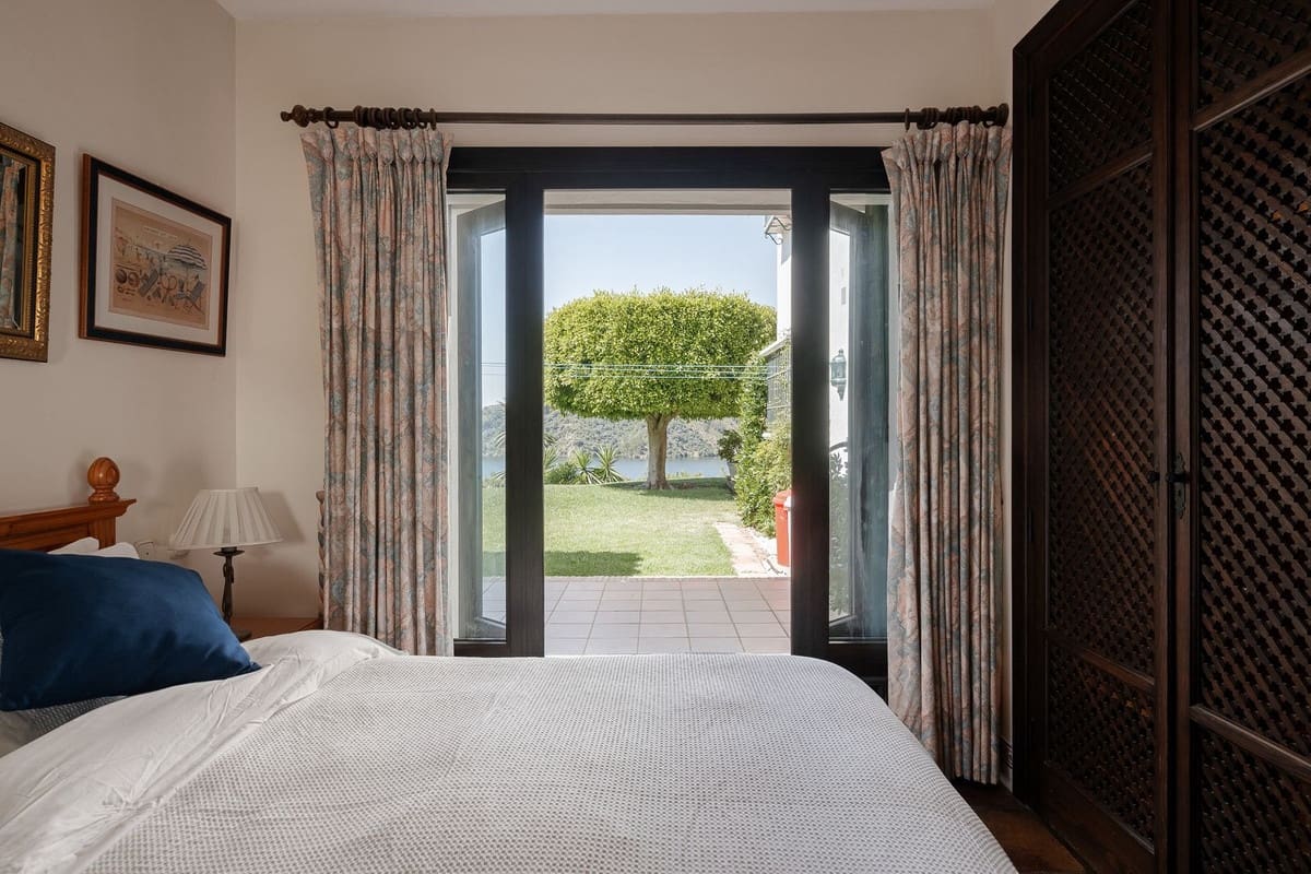 6 bedroom Villa for sale in Istan with pool garage - € 4,995,000 (Ref: 9328677)