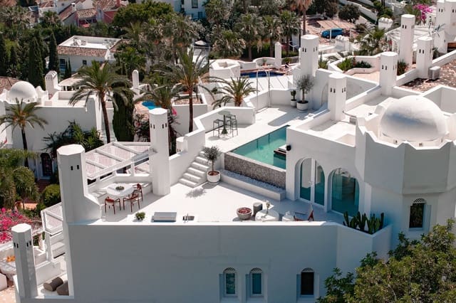 Apartamento de 3 habitaciones en Golden Mile, Marbella en venta con piscina garaje - 2.995.000 € (Ref: 9328678)