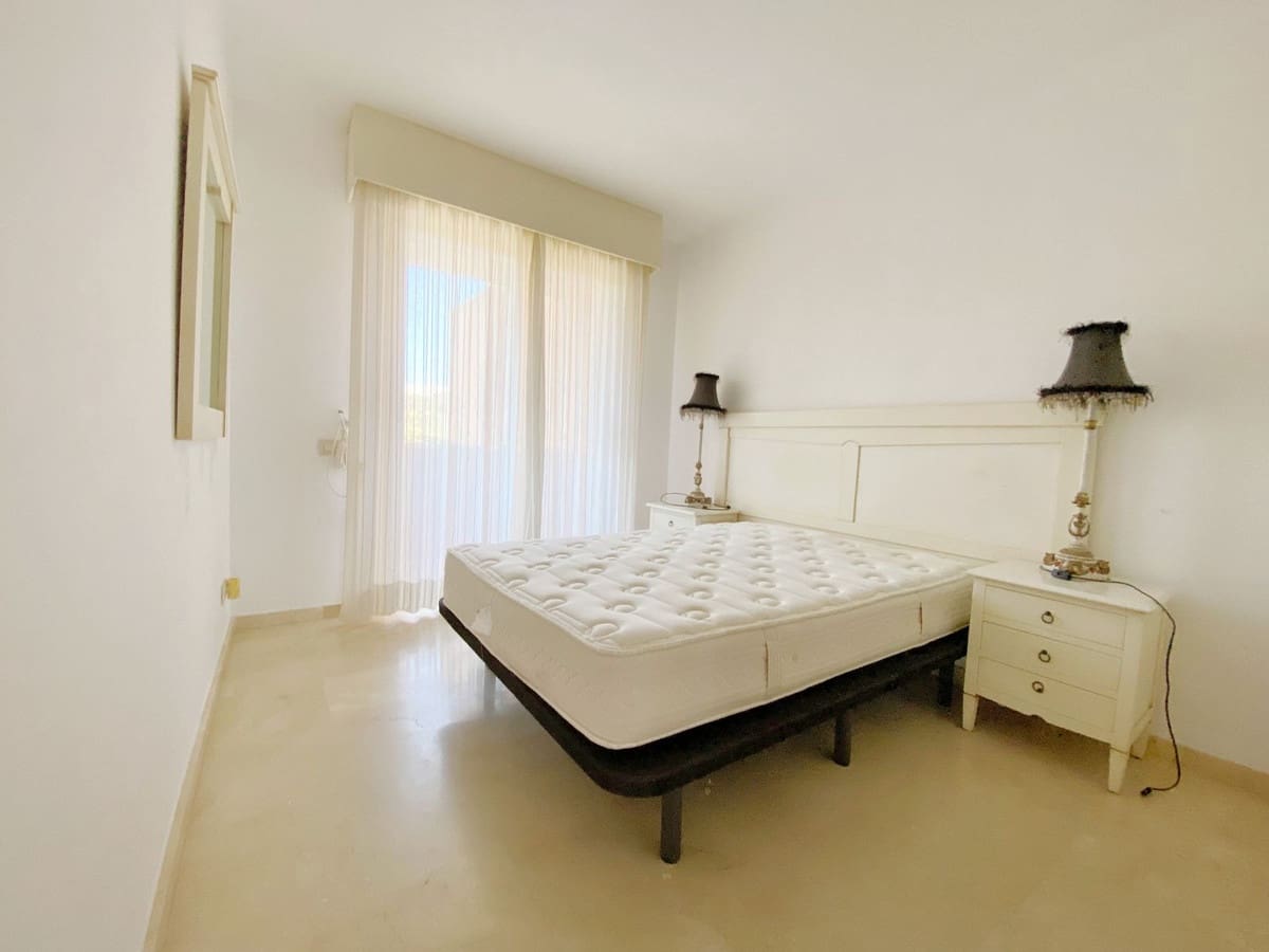 3 sypialnia Apartament na sprzedaż w La Duquesa / Puerto de la Duquesa z basenem garażem - 540 000 € (Ref: 9328679)