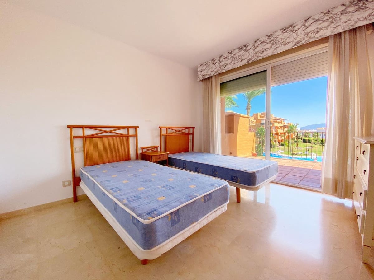 3 sypialnia Apartament na sprzedaż w La Duquesa / Puerto de la Duquesa z basenem garażem - 540 000 € (Ref: 9328679)