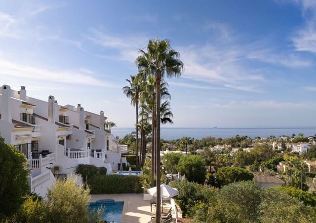 4 makuuhuone Omakotitalo myytävänä paikassa Calahonda, Mijas mukana uima-altaan 
autotalli - 739 000 € (Ref: 9328682)