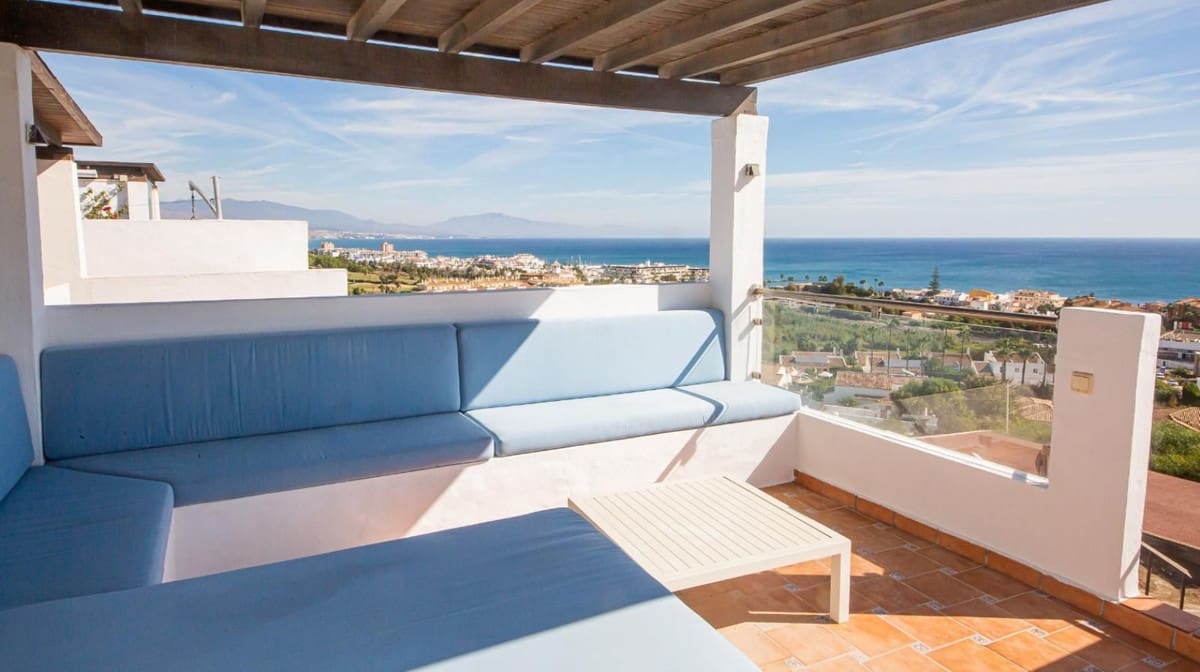 2 slaapkamer Appartement te koop in La Duquesa / Puerto de la Duquesa met zwembad garage - € 315.000 (Ref: 9332690)