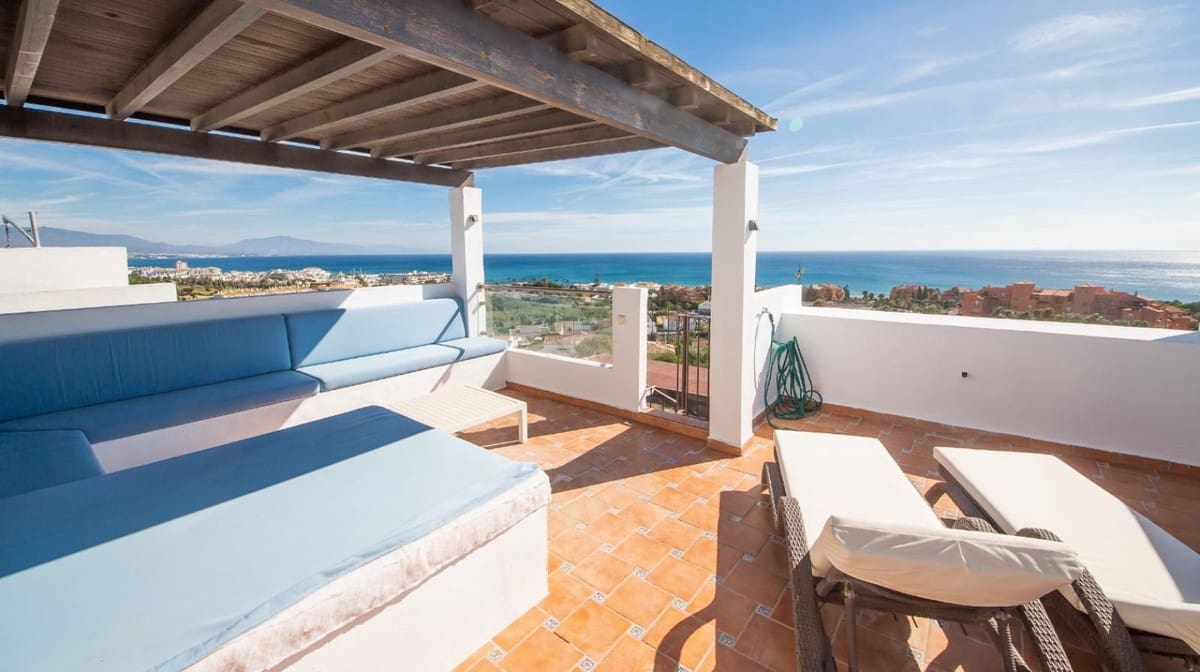 2 slaapkamer Appartement te koop in La Duquesa / Puerto de la Duquesa met zwembad garage - € 315.000 (Ref: 9332690)