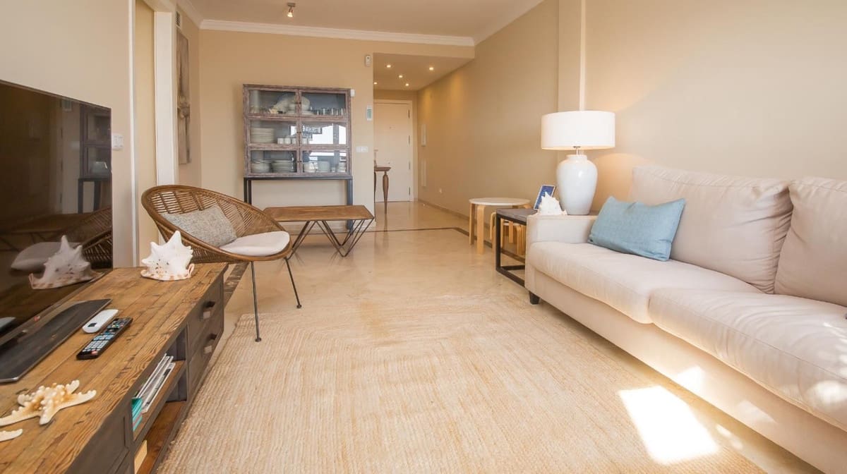 2 slaapkamer Appartement te koop in La Duquesa / Puerto de la Duquesa met zwembad garage - € 315.000 (Ref: 9332690)