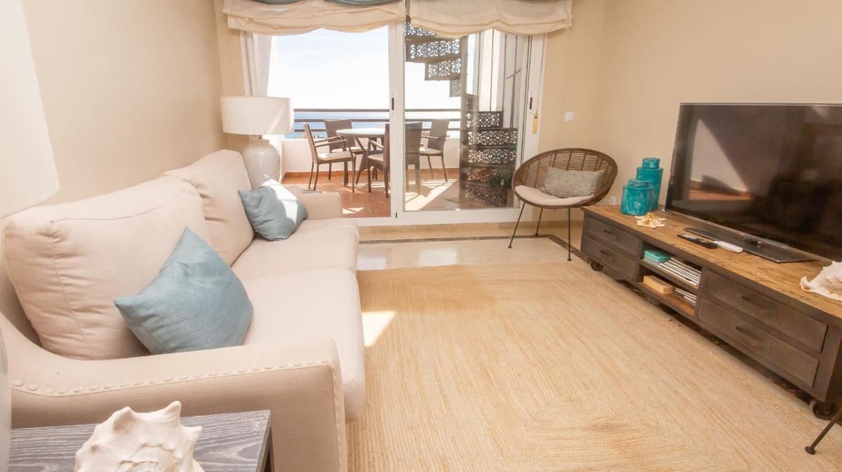 2 slaapkamer Appartement te koop in La Duquesa / Puerto de la Duquesa met zwembad garage - € 315.000 (Ref: 9332690)