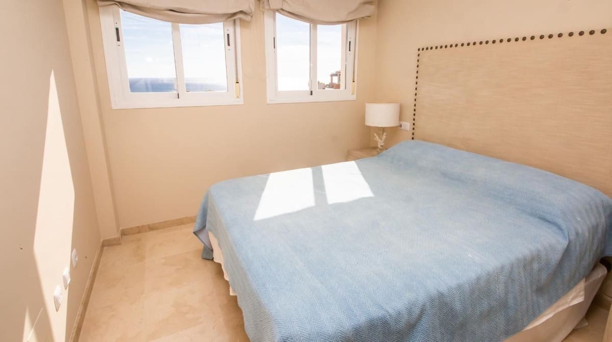 2 slaapkamer Appartement te koop in La Duquesa / Puerto de la Duquesa met zwembad garage - € 315.000 (Ref: 9332690)