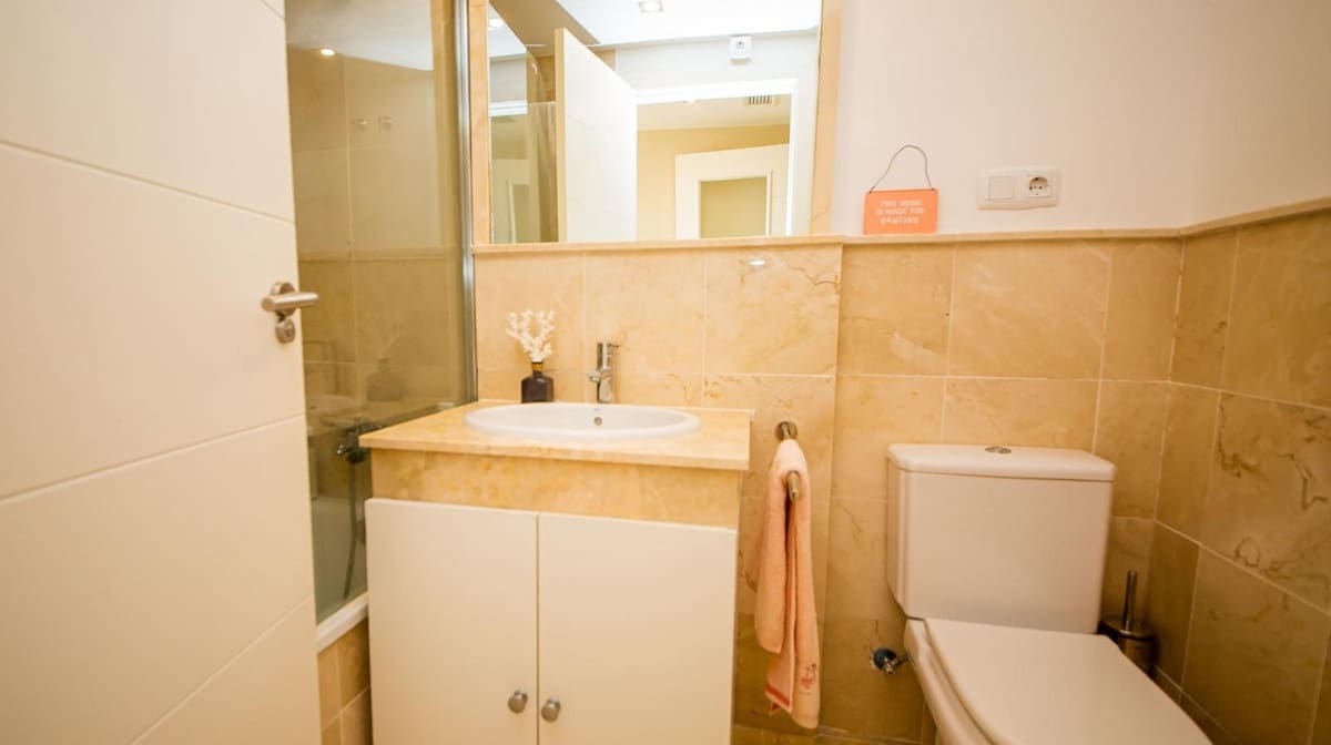 2 slaapkamer Appartement te koop in La Duquesa / Puerto de la Duquesa met zwembad garage - € 315.000 (Ref: 9332690)