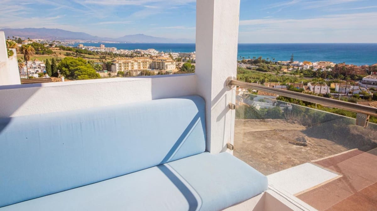 2 slaapkamer Appartement te koop in La Duquesa / Puerto de la Duquesa met zwembad garage - € 315.000 (Ref: 9332690)