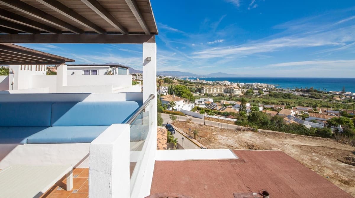 2 slaapkamer Appartement te koop in La Duquesa / Puerto de la Duquesa met zwembad garage - € 315.000 (Ref: 9332690)