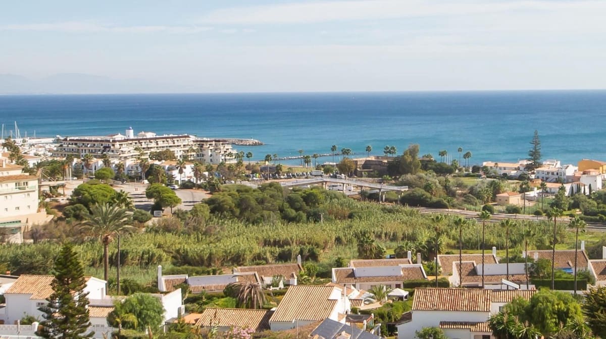 2 slaapkamer Appartement te koop in La Duquesa / Puerto de la Duquesa met zwembad garage - € 315.000 (Ref: 9332690)