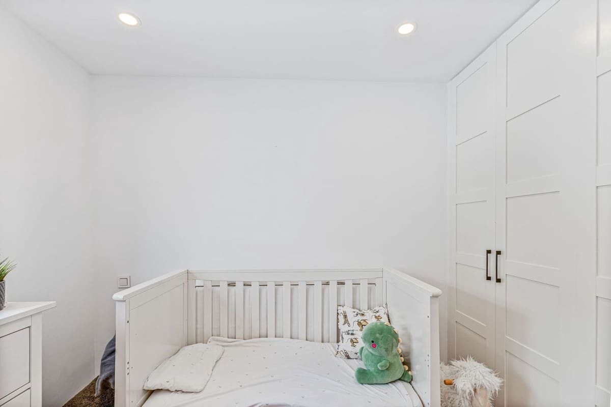 3 sypialnia Dom na sprzedaż w La Duquesa / Puerto de la Duquesa z basenem - 395 000 € (Ref: 9332691)