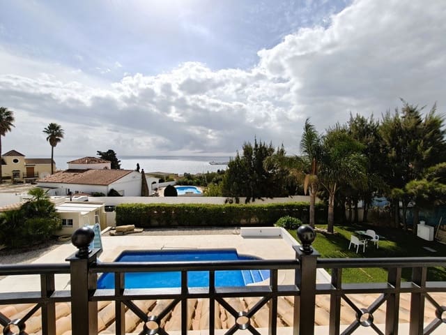 3 slaapkamer Villa te koop in Torreguadiaro, San Roque met zwembad garage - € 750.000 (Ref: 9335522)