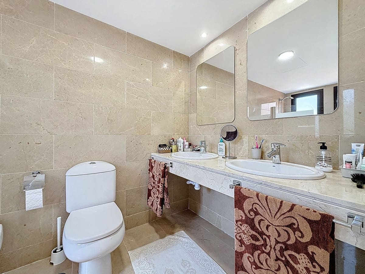 3 makuuhuone Kattohuoneisto myytävänä paikassa La Duquesa / Puerto de la Duquesa mukana uima-altaan 
autotalli - 529 000 € (Ref: 9343511)