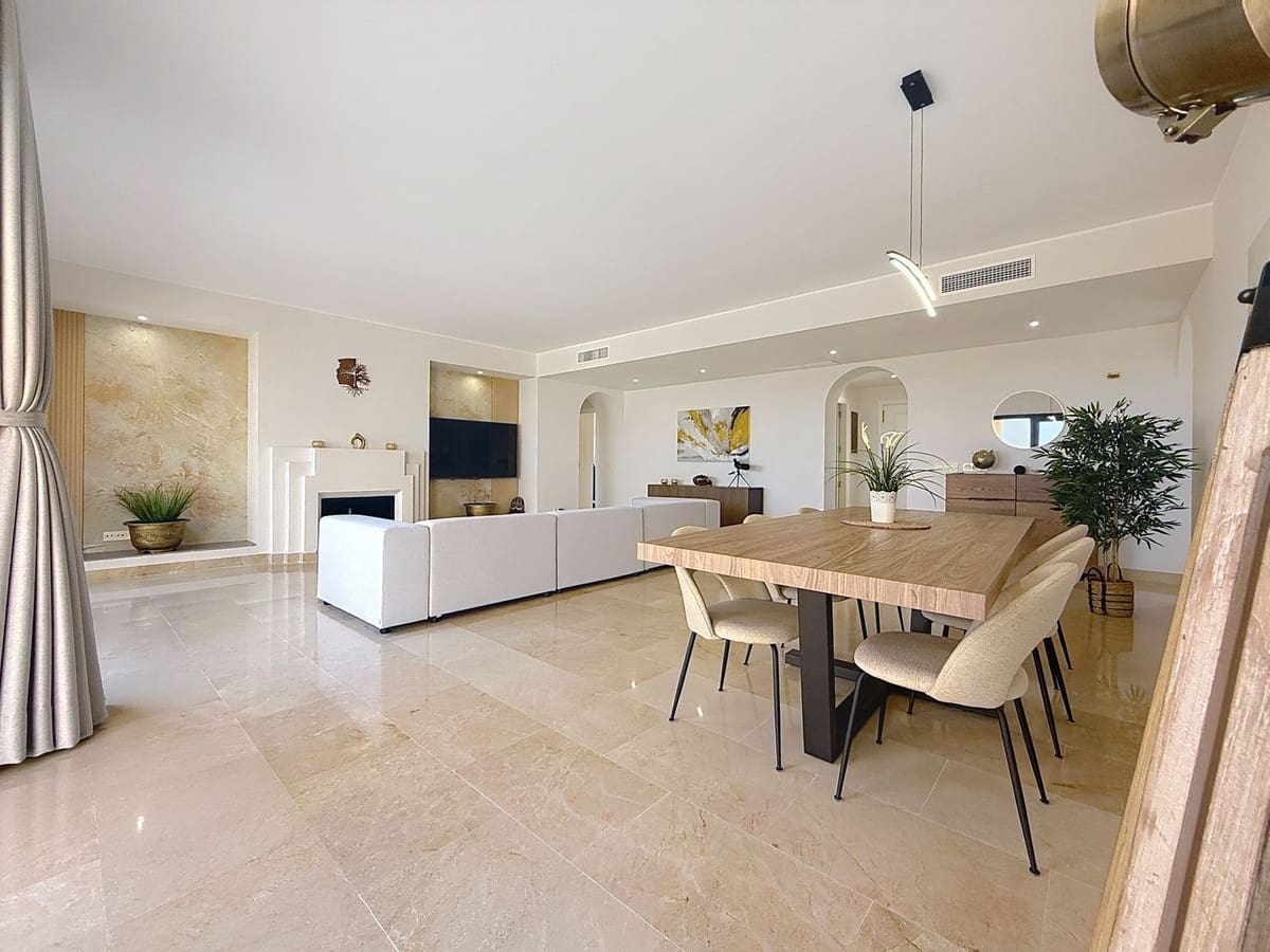 3 makuuhuone Kattohuoneisto myytävänä paikassa La Duquesa / Puerto de la Duquesa mukana uima-altaan 
autotalli - 529 000 € (Ref: 9343511)