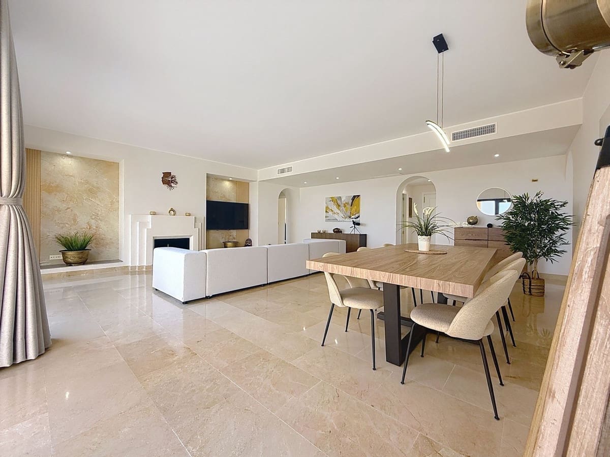 3 bedroom Penthouse for sale in La Duquesa / Puerto de la Duquesa with pool garage - € 510,000 (Ref: 9343511)