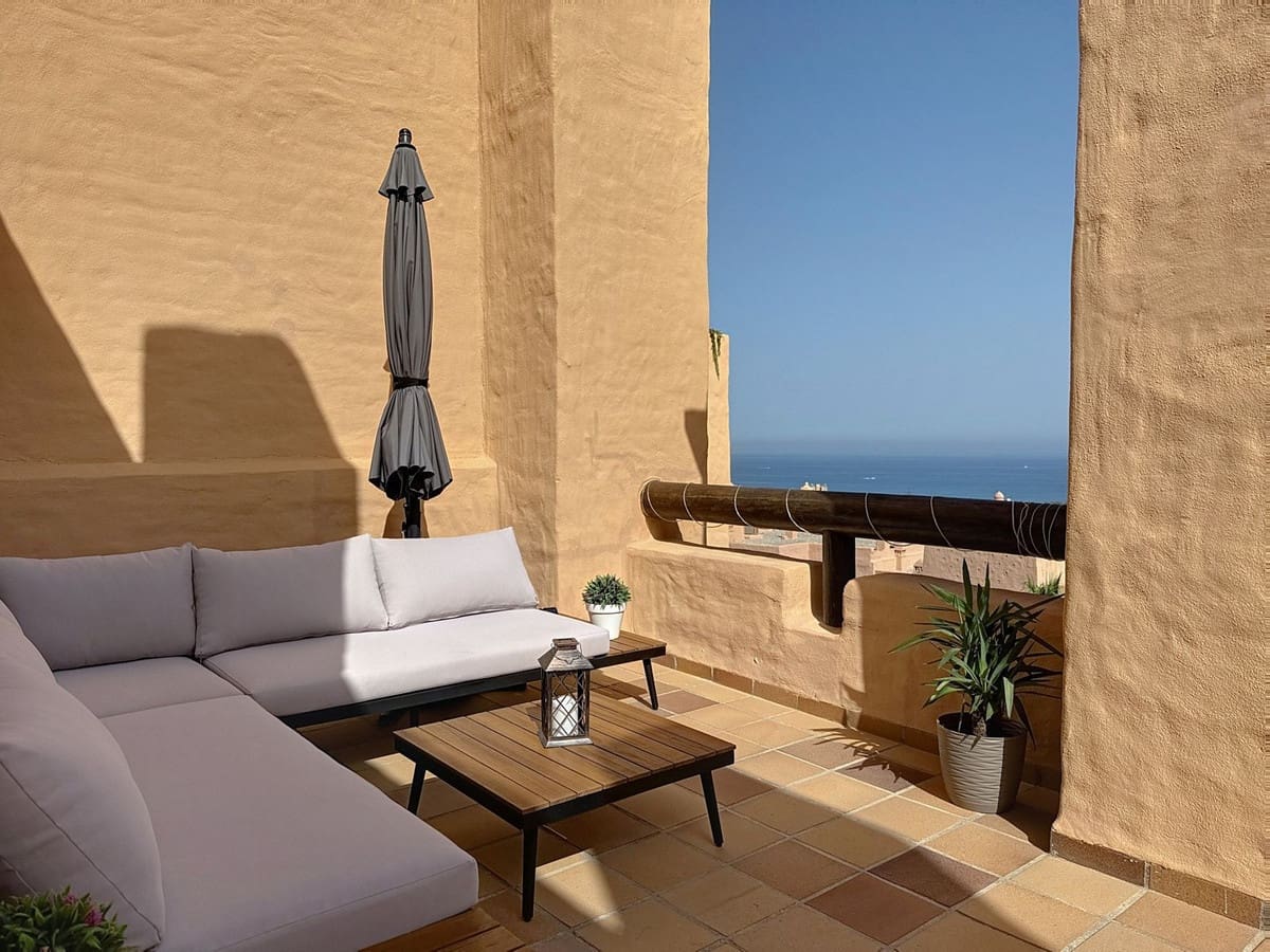 3 bedroom Penthouse for sale in La Duquesa / Puerto de la Duquesa with pool garage - € 510,000 (Ref: 9343511)