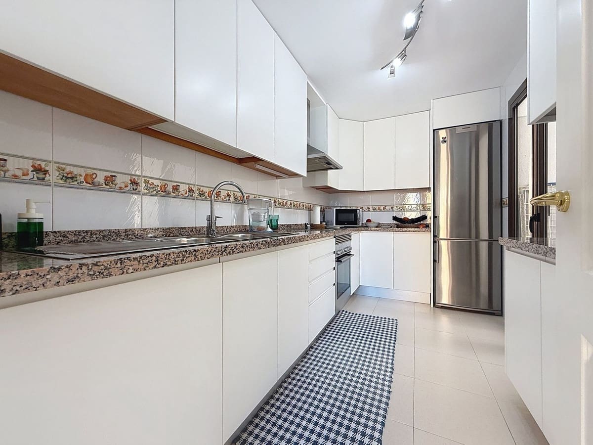 3 bedroom Penthouse for sale in La Duquesa / Puerto de la Duquesa with pool garage - € 510,000 (Ref: 9343511)