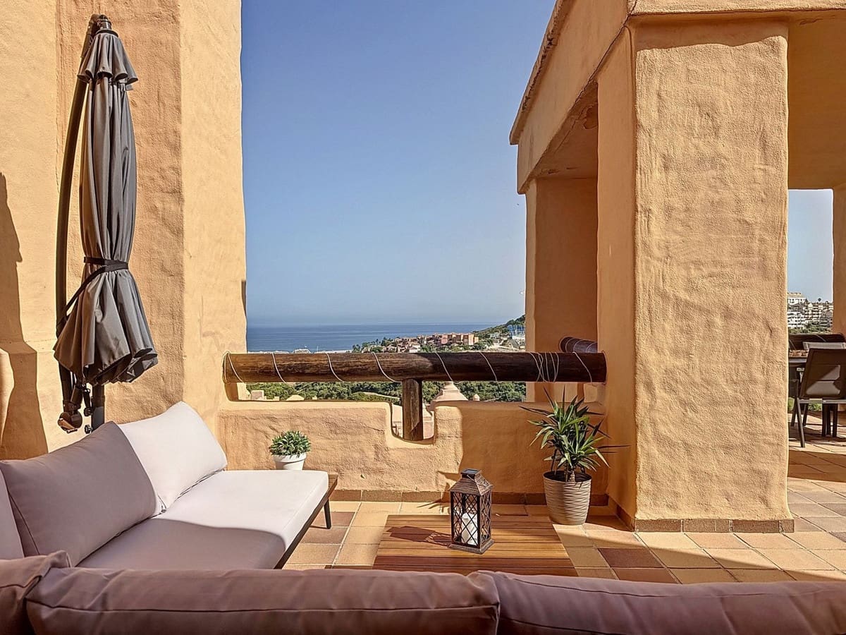 3 bedroom Penthouse for sale in La Duquesa / Puerto de la Duquesa with pool garage - € 510,000 (Ref: 9343511)