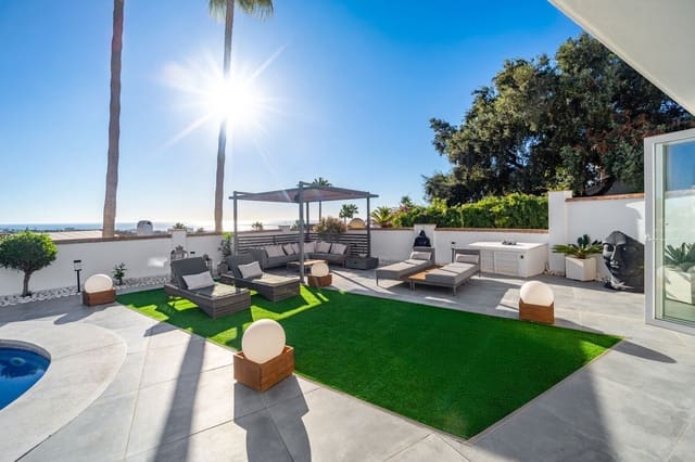 3 sypialnia Willa na sprzedaż w Calahonda, Mijas z basenem garażem - 995 000 € (Ref: 9343512)