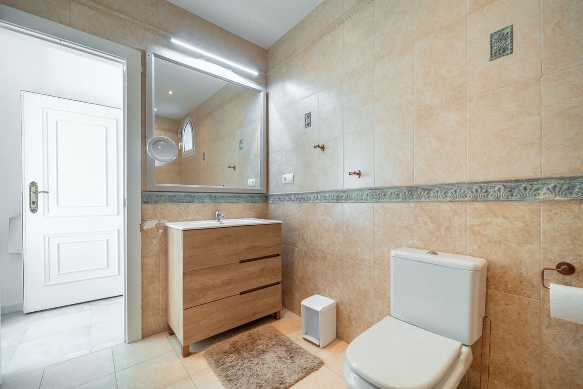 3 sypialnia Willa na sprzedaż w Calahonda z basenem garażem - 995 000 € (Ref: 9343512)