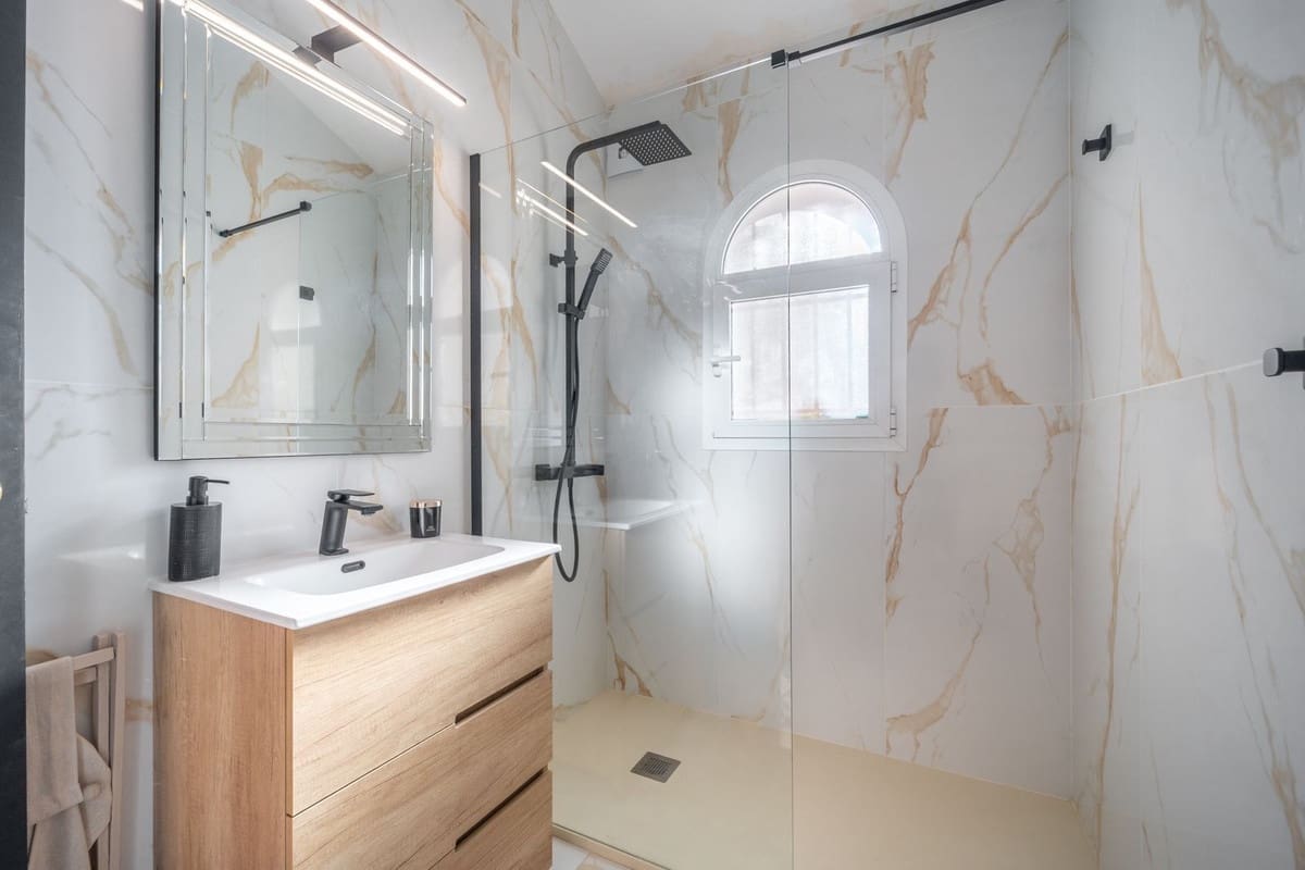 3 sypialnia Willa na sprzedaż w Calahonda z basenem garażem - 995 000 € (Ref: 9343512)