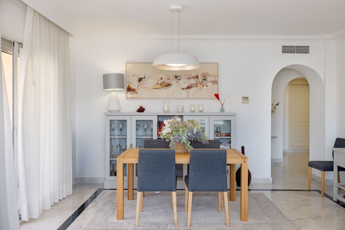 3 soveværelse Lejlighed til salg i Puerto Banus med swimmingpool garage - € 995.000 (Ref: 9343670)