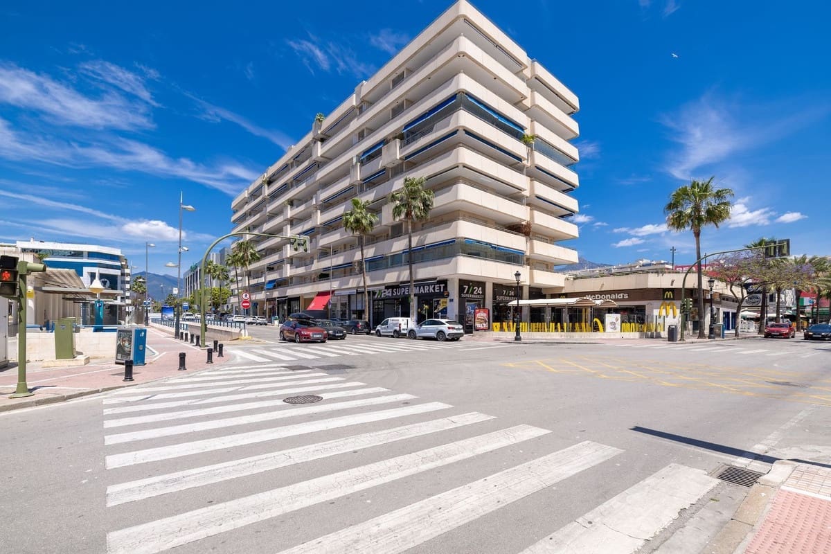 3 soveværelse Lejlighed til salg i Puerto Banus med swimmingpool garage - € 995.000 (Ref: 9343670)