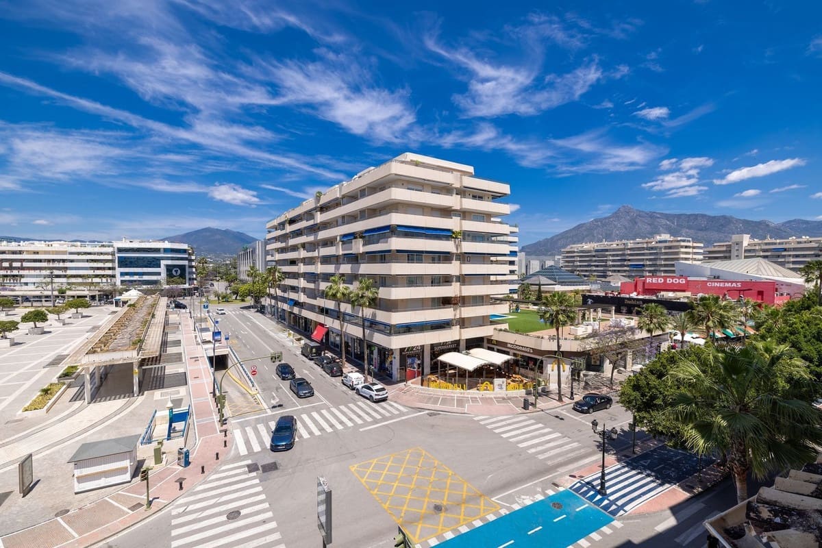 3 bedroom Apartment for sale in Puerto Banus with pool garage - € 995,000 (Ref: 9343670)