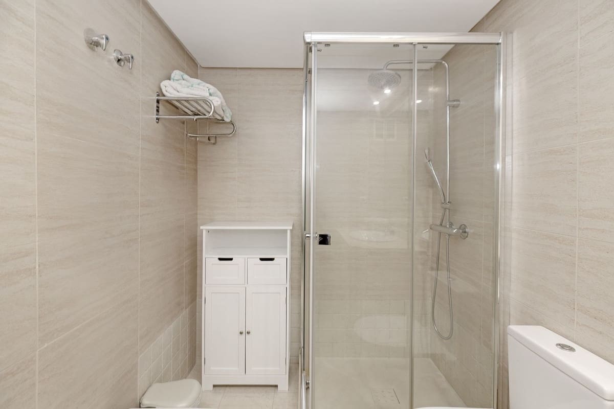 3 bedroom Apartment for sale in Puerto Banus with pool garage - € 995,000 (Ref: 9343670)