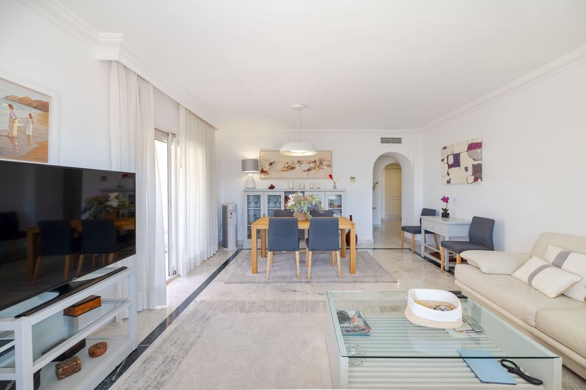 3 soveværelse Lejlighed til salg i Puerto Banus med swimmingpool garage - € 995.000 (Ref: 9343670)
