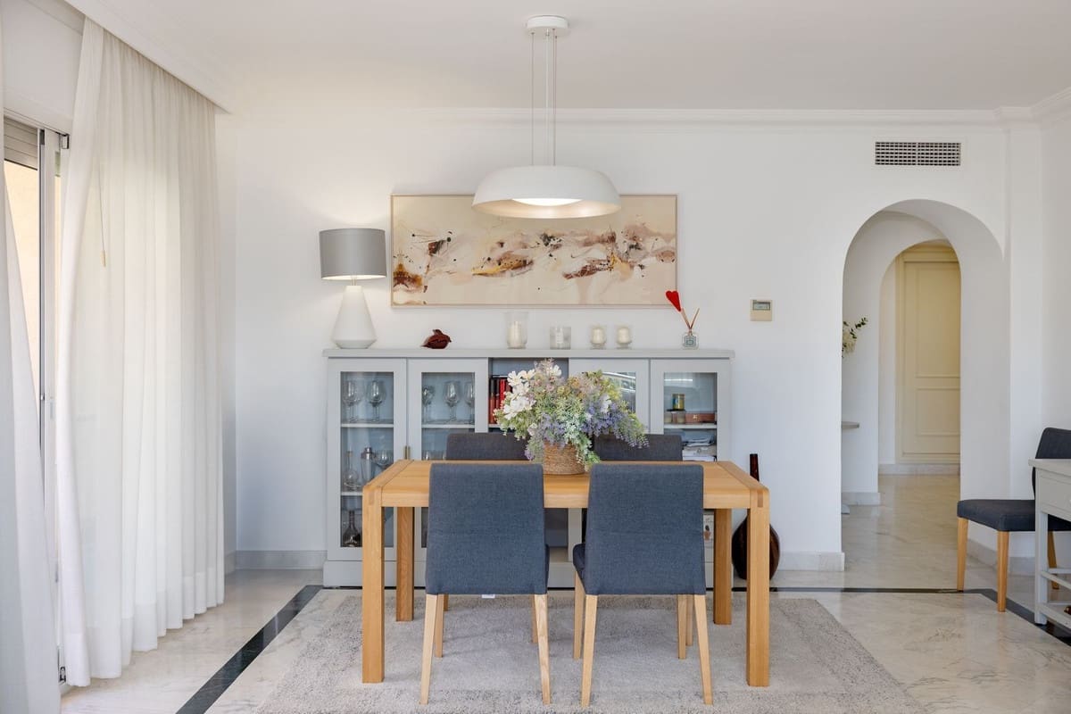 3 soveværelse Lejlighed til salg i Puerto Banus med swimmingpool garage - € 995.000 (Ref: 9343670)