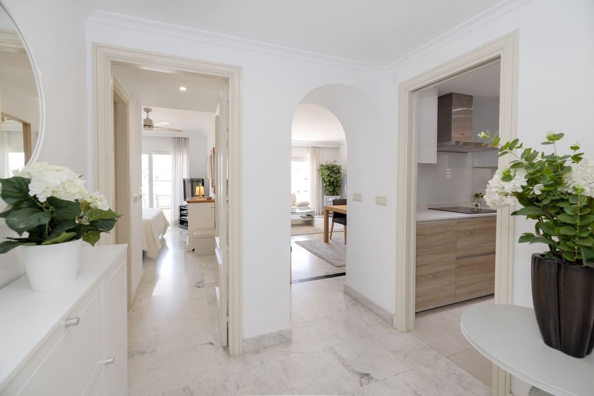 3 soveværelse Lejlighed til salg i Puerto Banus med swimmingpool garage - € 995.000 (Ref: 9343670)