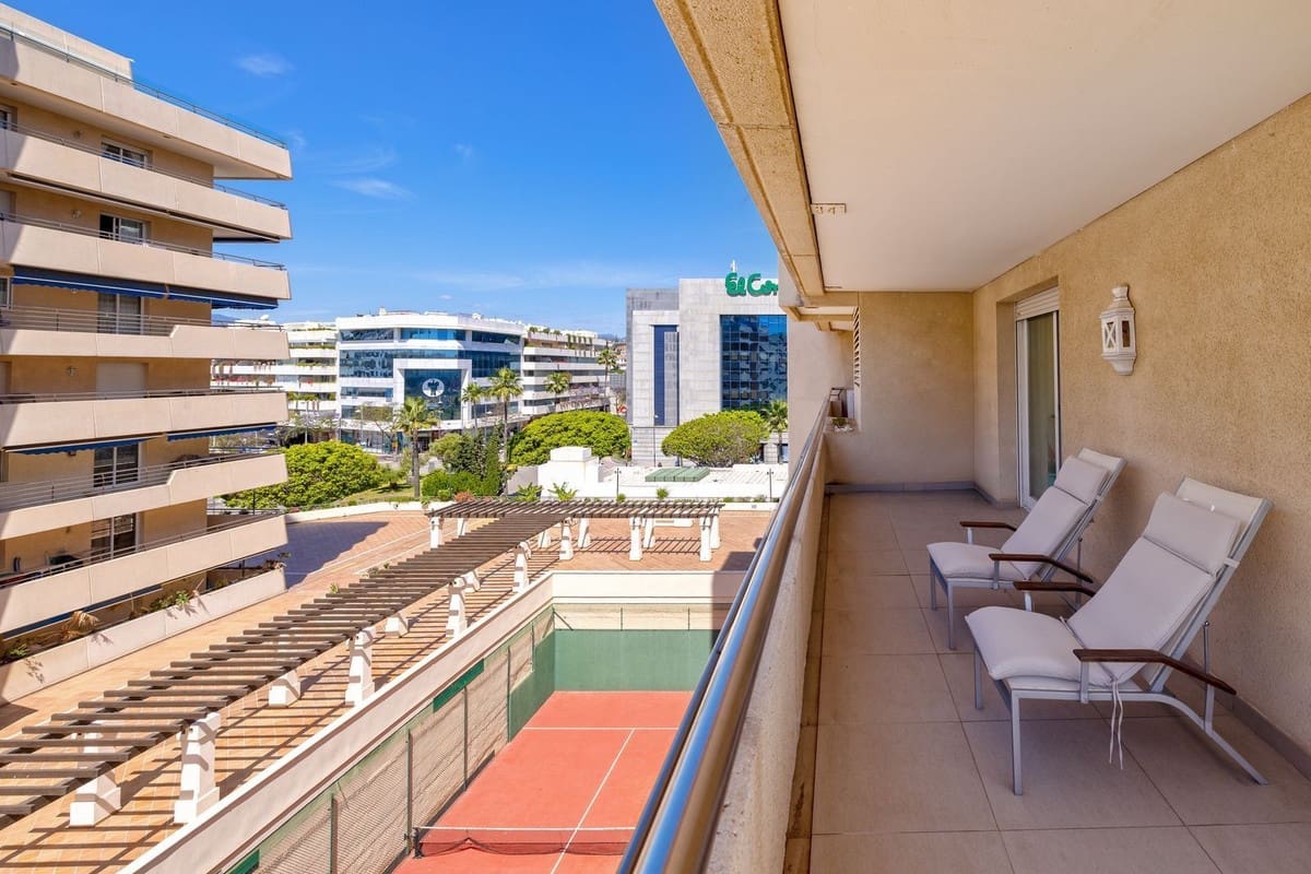 3 soveværelse Lejlighed til salg i Puerto Banus med swimmingpool garage - € 995.000 (Ref: 9343670)