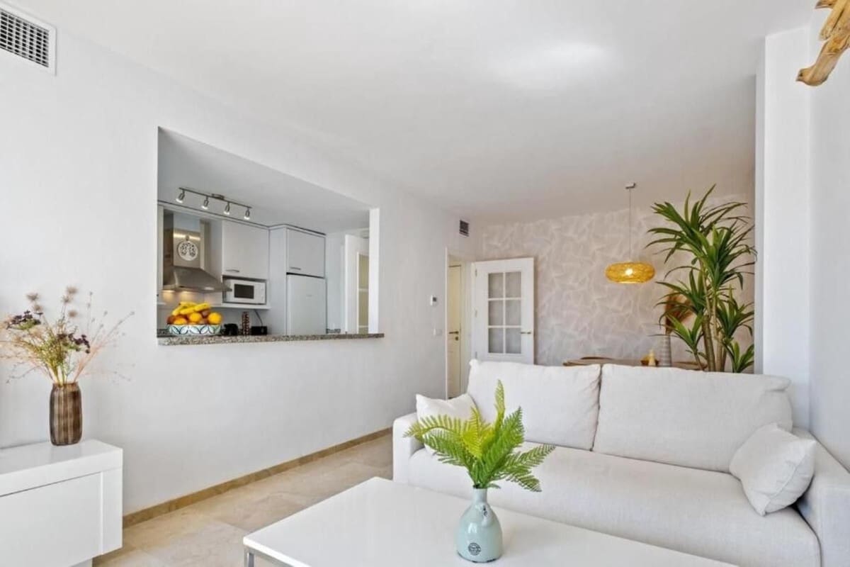 2 sypialnia Apartament na sprzedaż w La Duquesa / Puerto de la Duquesa z basenem garażem - 430 000 € (Ref: 9343672)