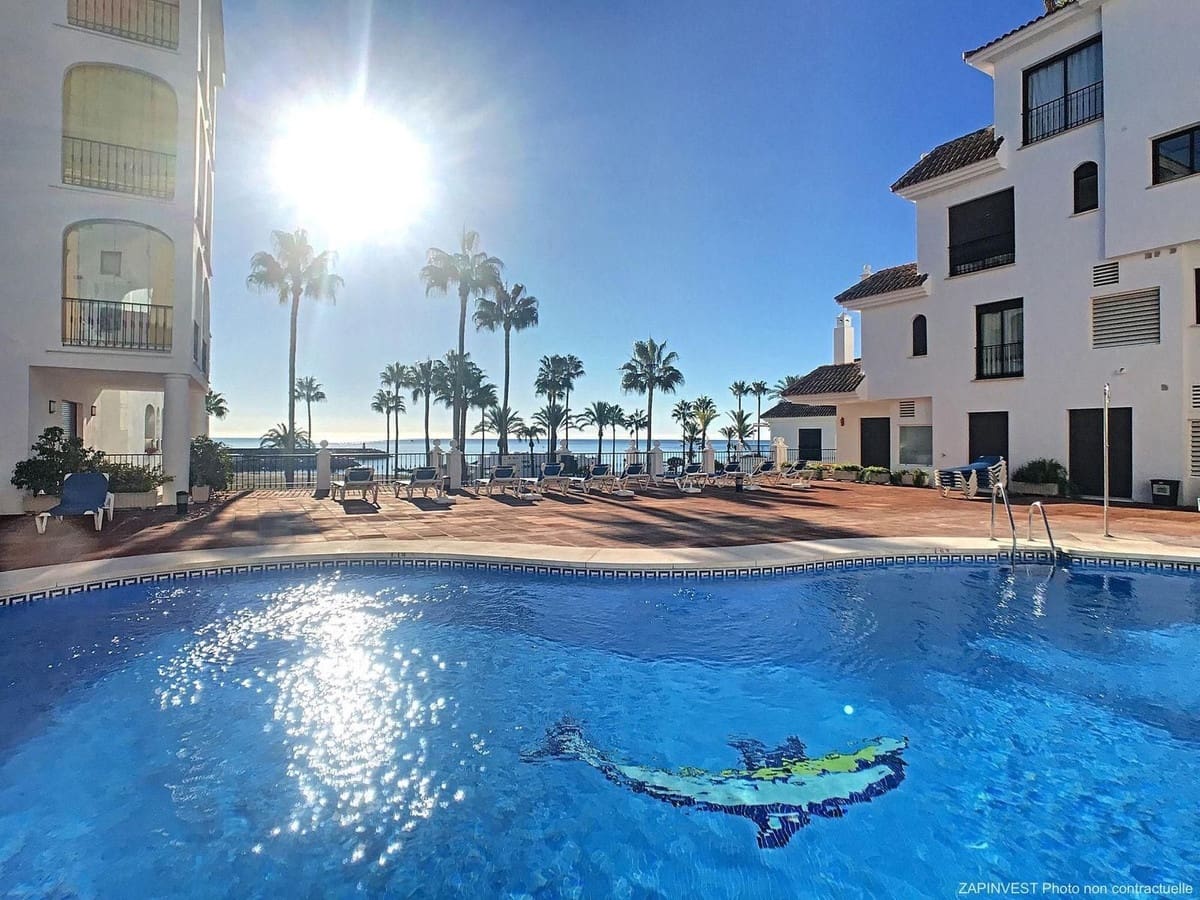 2 sypialnia Apartament na sprzedaż w La Duquesa / Puerto de la Duquesa z basenem garażem - 430 000 € (Ref: 9343672)