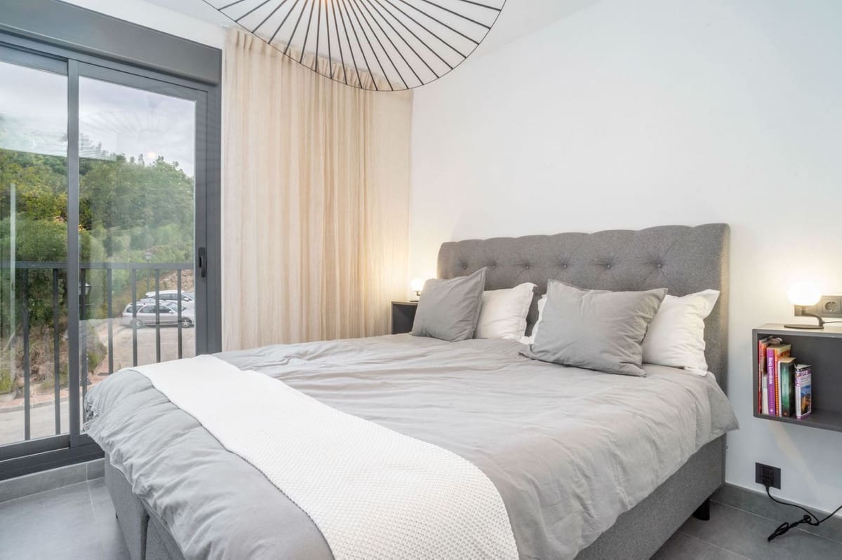 2 slaapkamer Appartement te koop in Los Arqueros met zwembad garage - € 499.000 (Ref: 9345781)