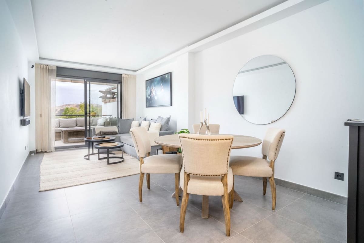 2 slaapkamer Appartement te koop in Los Arqueros met zwembad garage - € 499.000 (Ref: 9345781)