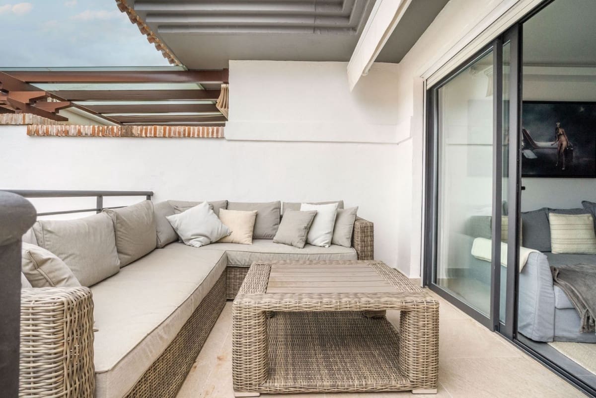 2 slaapkamer Appartement te koop in Los Arqueros met zwembad garage - € 499.000 (Ref: 9345781)