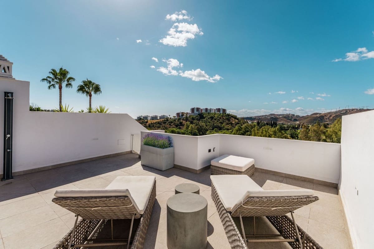 2 slaapkamer Appartement te koop in Los Arqueros met zwembad garage - € 499.000 (Ref: 9345781)