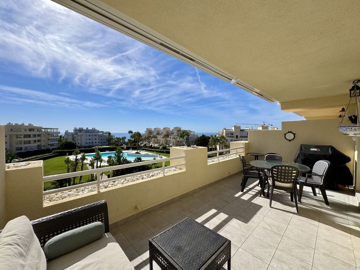 2 soveværelse Lejlighed til salg i Mijas Costa med swimmingpool garage - € 350.000 (Ref: 9345782)