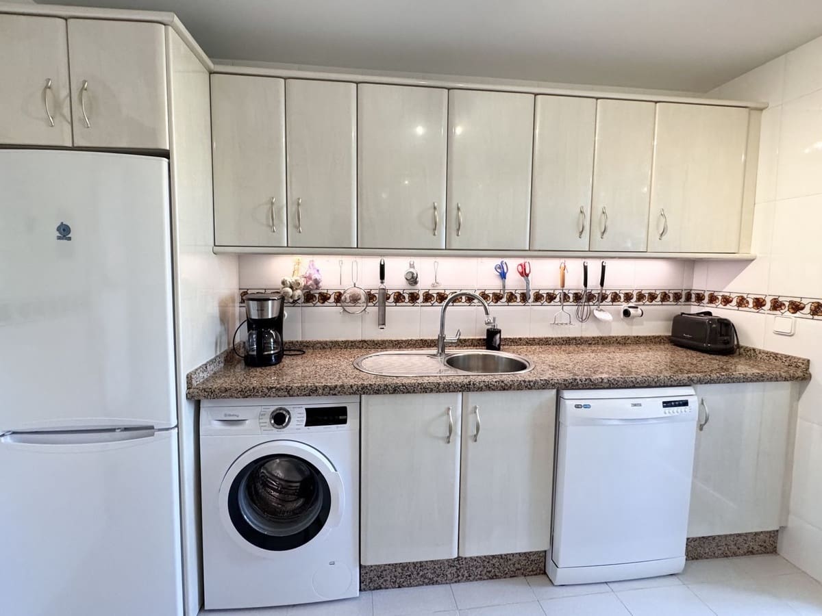 2 soveværelse Lejlighed til salg i Mijas Costa med swimmingpool garage - € 350.000 (Ref: 9345782)